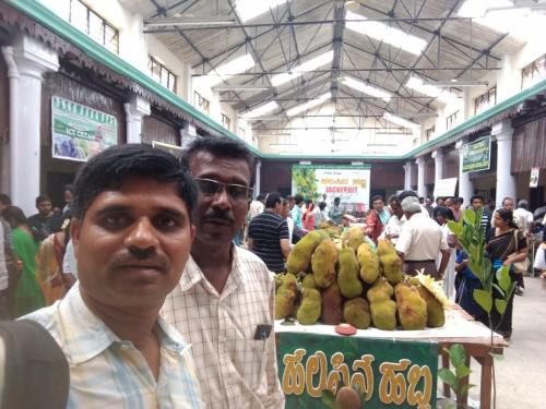 Jackfruit-festival-at-Mysore-with-senior-scientist-Dr-G-Karunakaran